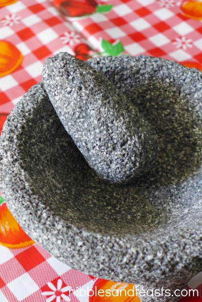 How to prepare a new molcajete